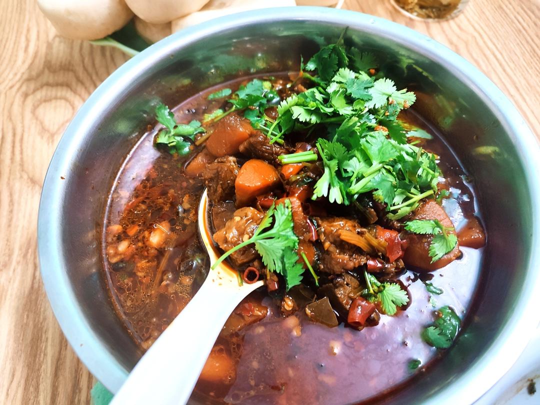 40分钟轻松搞定胡萝卜炖牛肉（压力锅版）