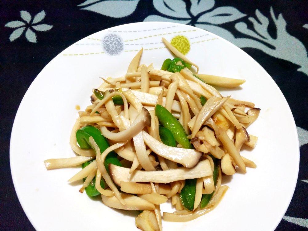 青椒素炒杏鲍菇