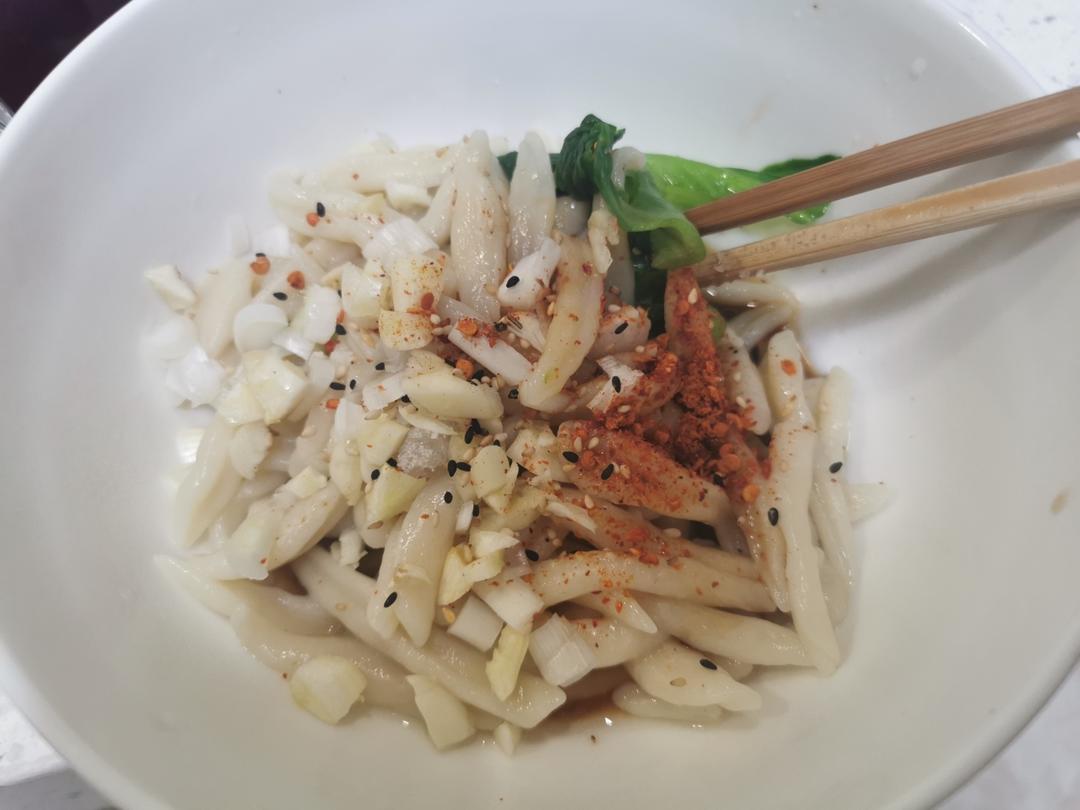 十分钟快手剪刀面，老公最爱的宵夜