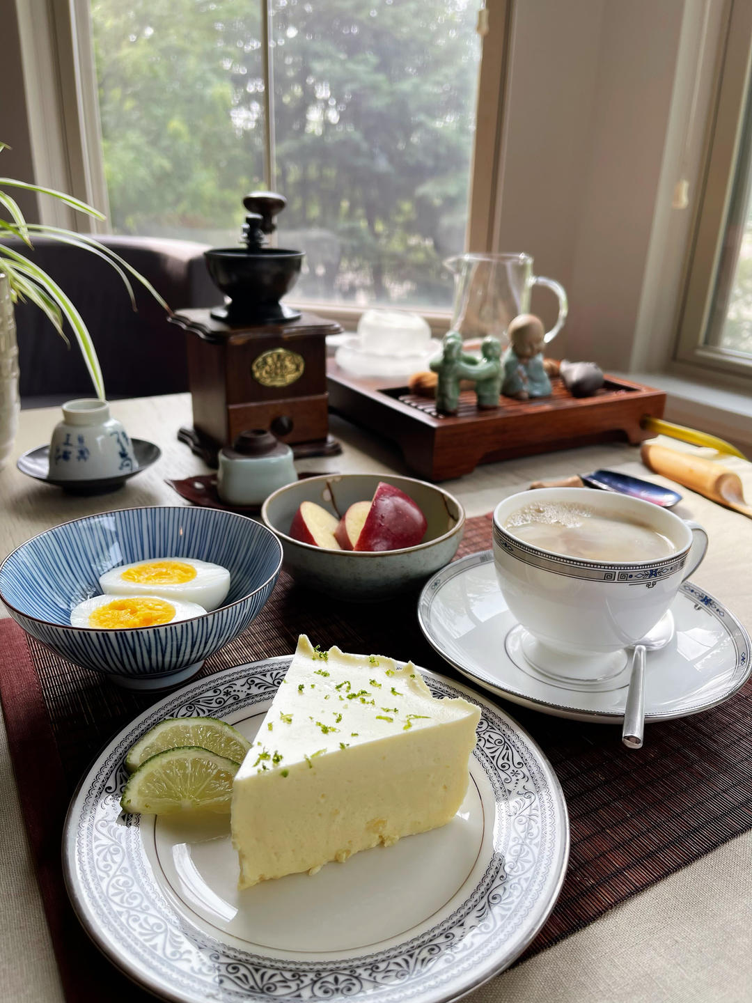 清爽不甜腻 比冰淇淋还好吃 它就是柠檬巴巴露亚蛋糕了！