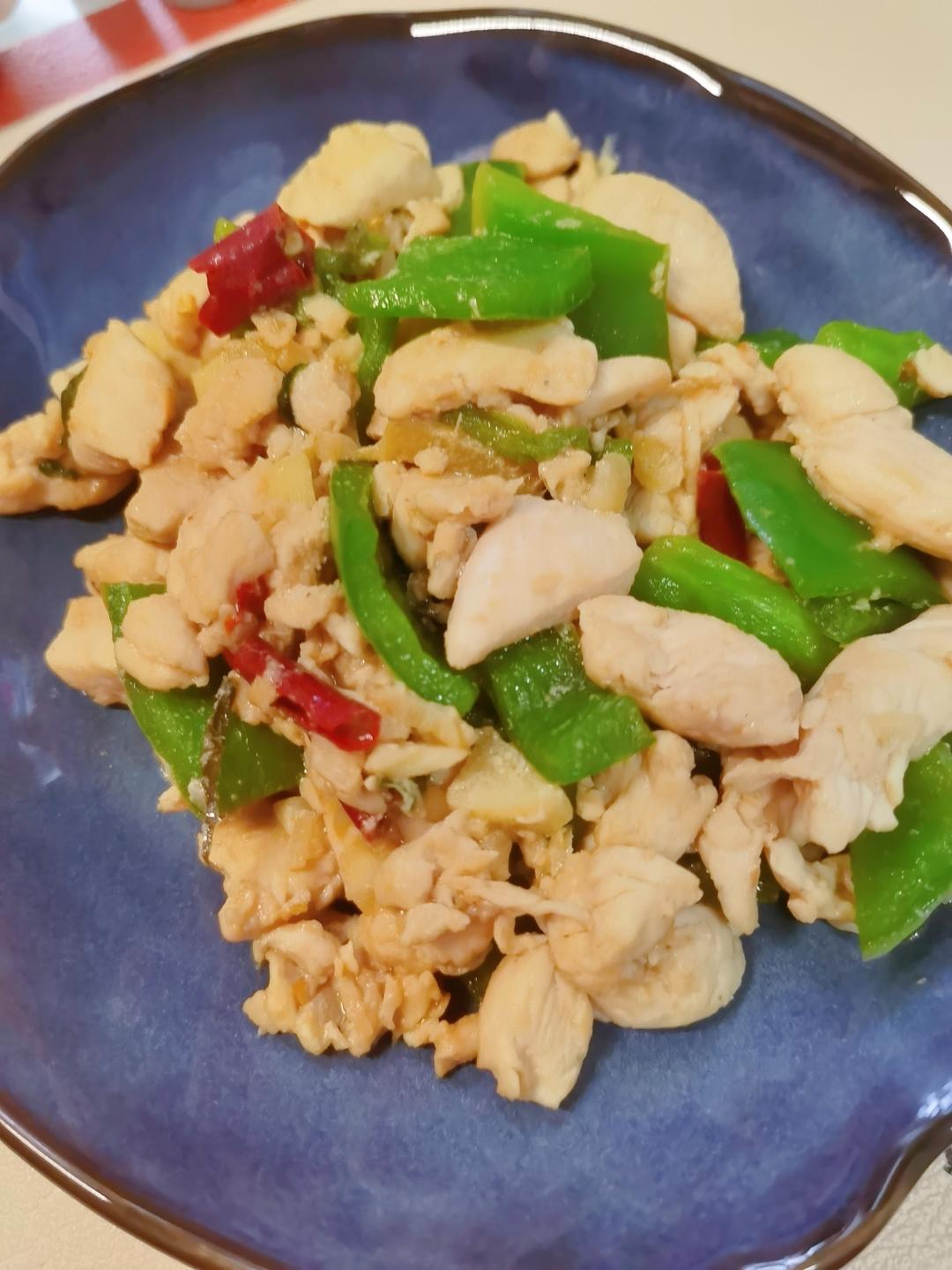 巨好吃的青椒炒鸡胸肉丝，超下饭