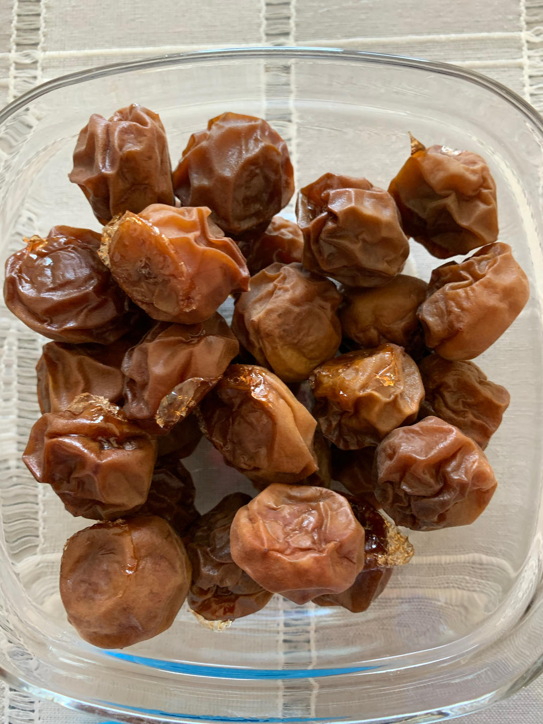 泡酒后的青梅果脯