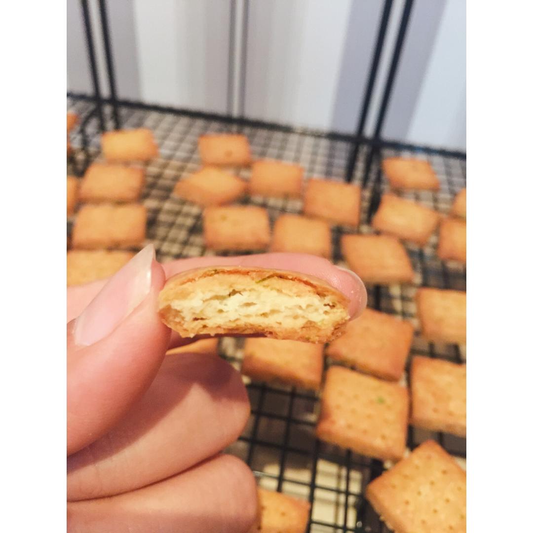 高钙奶盐苏打饼干