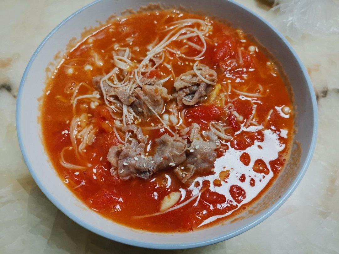 【金针菇番茄肥牛锅】