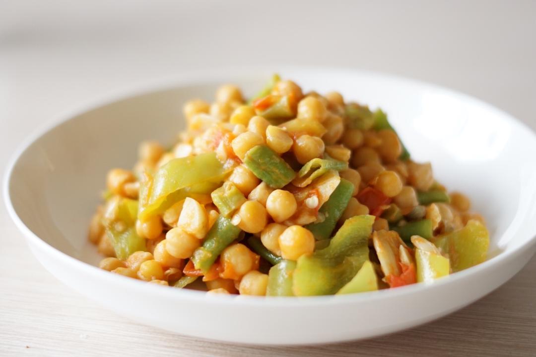 罗小小小未做的茄汁焗鹰嘴豆