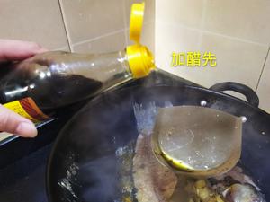 红烧鱼这么做，懒人也可以做大菜，过年可以露一手了的做法 步骤6