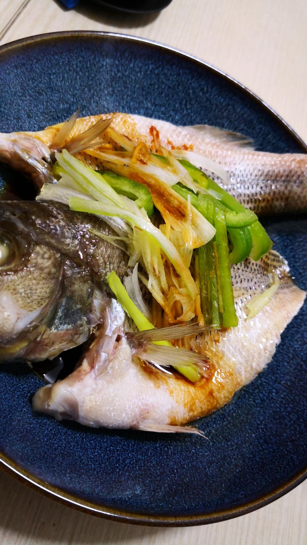 10分钟做 清蒸鲈鱼 （附切鱼图解）