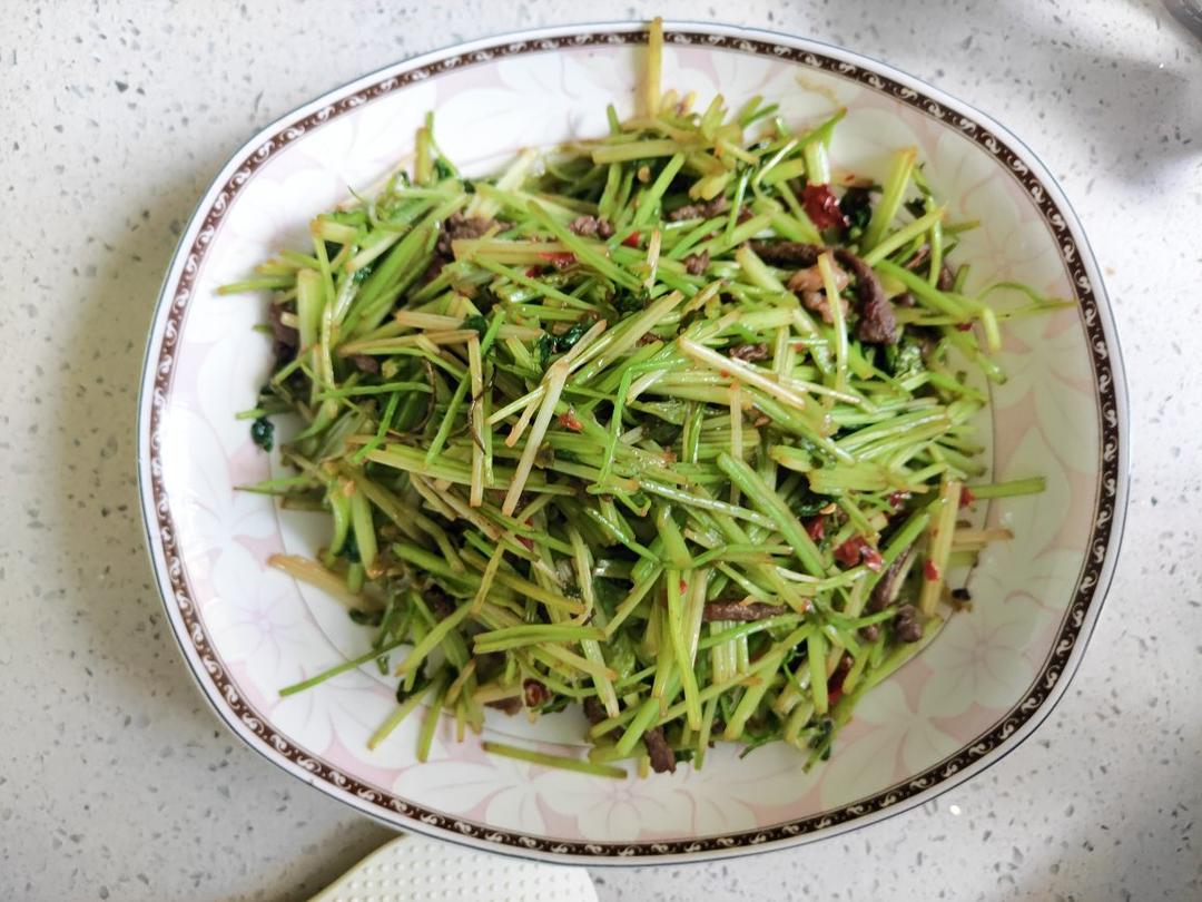 芹菜炒肉