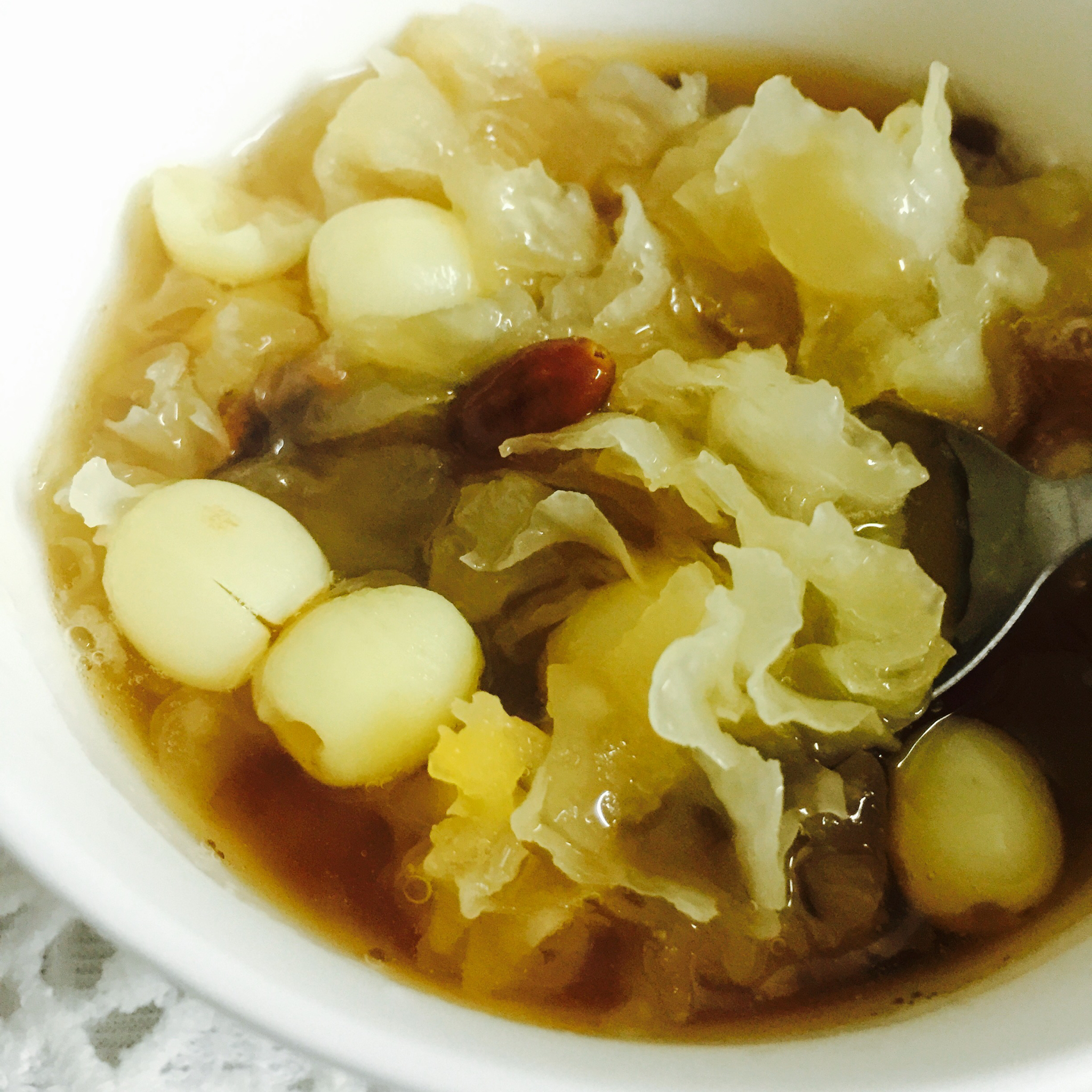 红枣银耳莲子羹