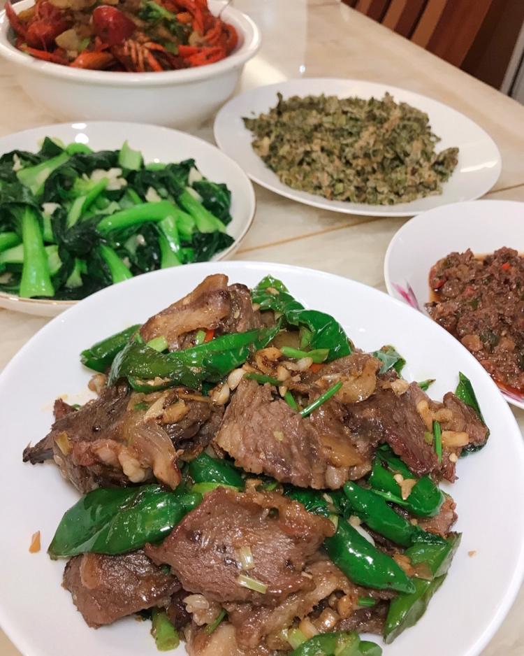 香椿炒鸡蛋（煎蛋）做法