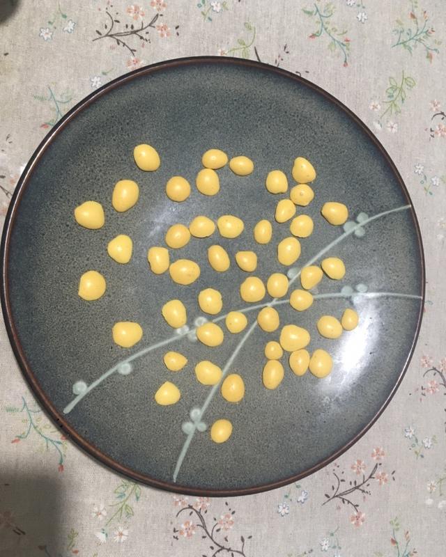 入口即化的无添加蛋黄溶豆