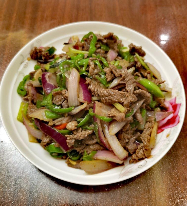 老少皆宜的一道“青椒洋葱爆炒牛肉”