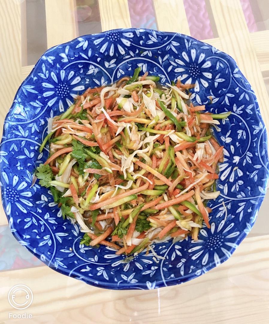 凉拌黄瓜胡萝卜蟹足棒丝