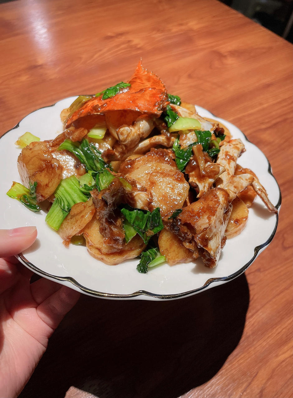 梭子蟹炒年糕～标准的江浙菜