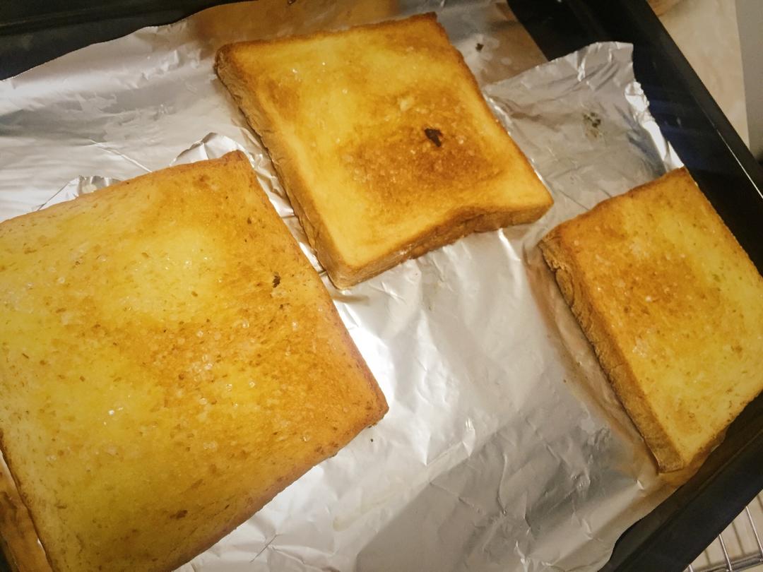 超简单的香甜烤土司片