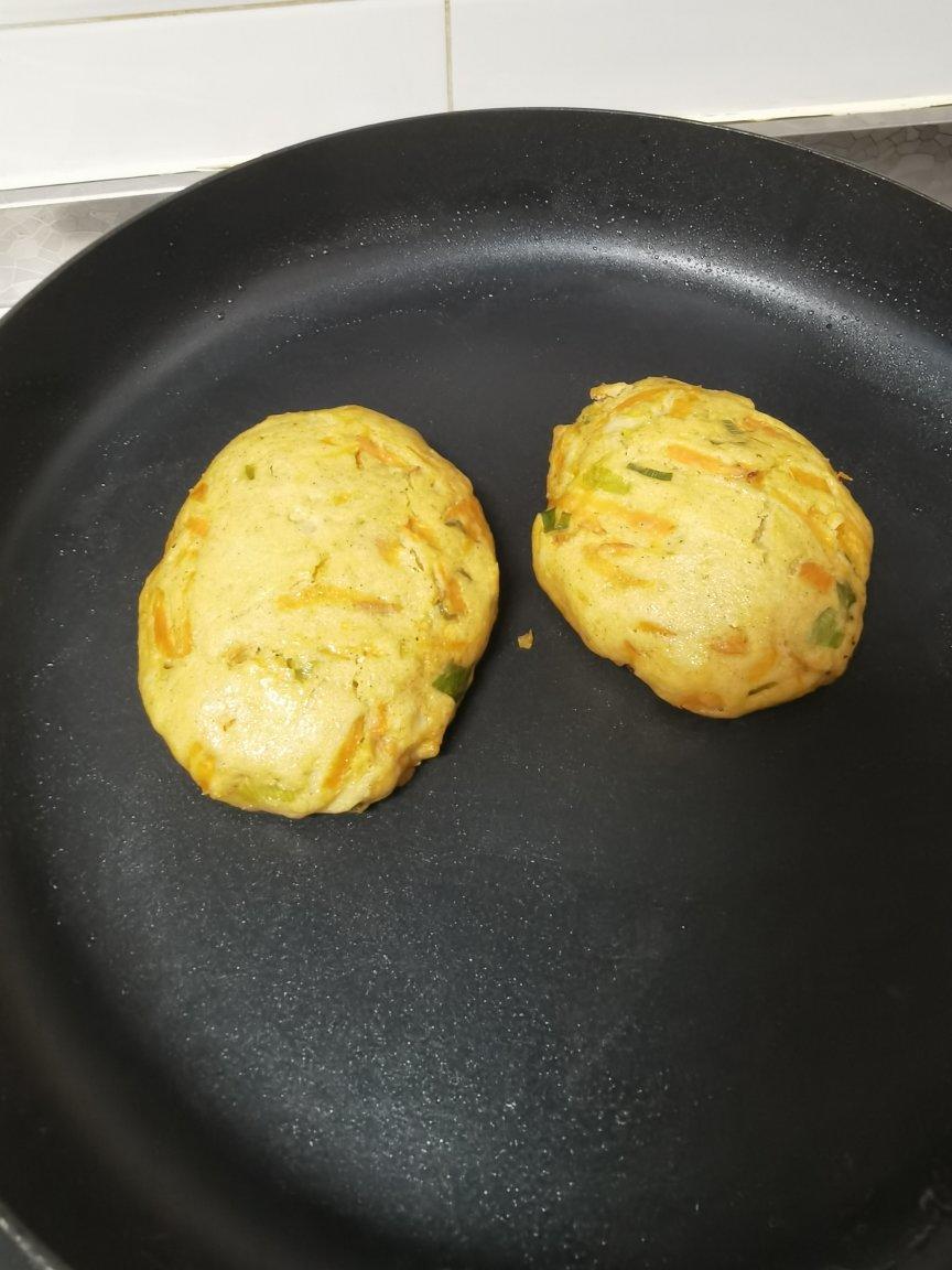 玉米面菜饼子（贴饼子）
