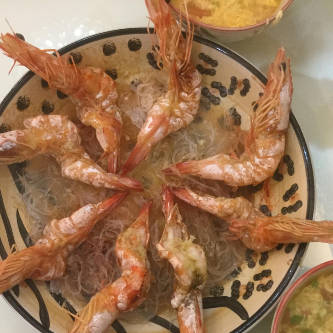 虾最美味的吃法必须是这个——蒜蓉蒸虾（多动图，孔瑶的食谱）
