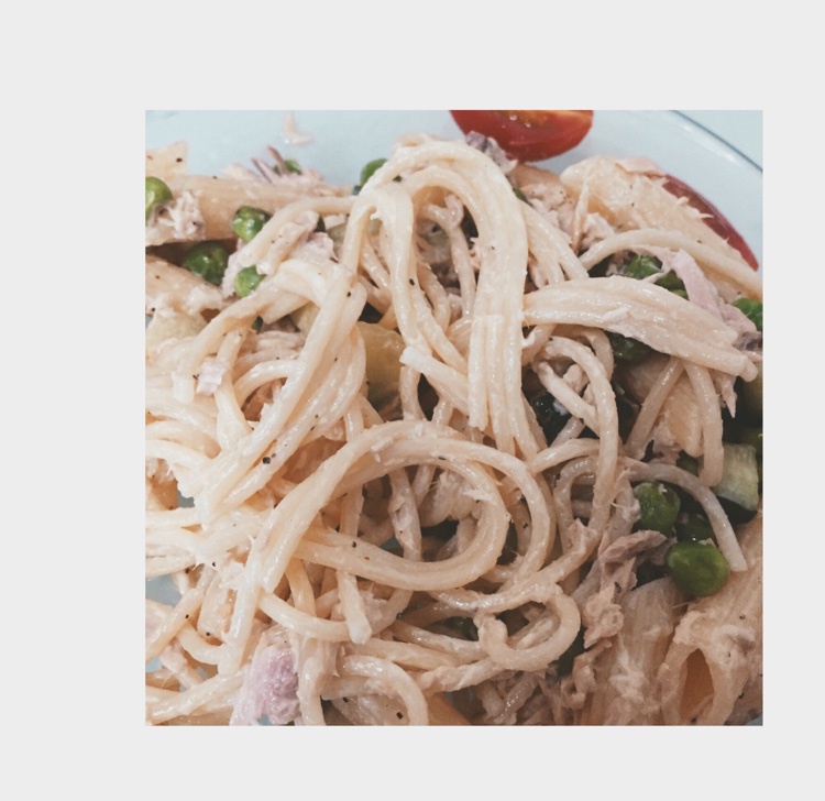 金枪鱼意面沙拉