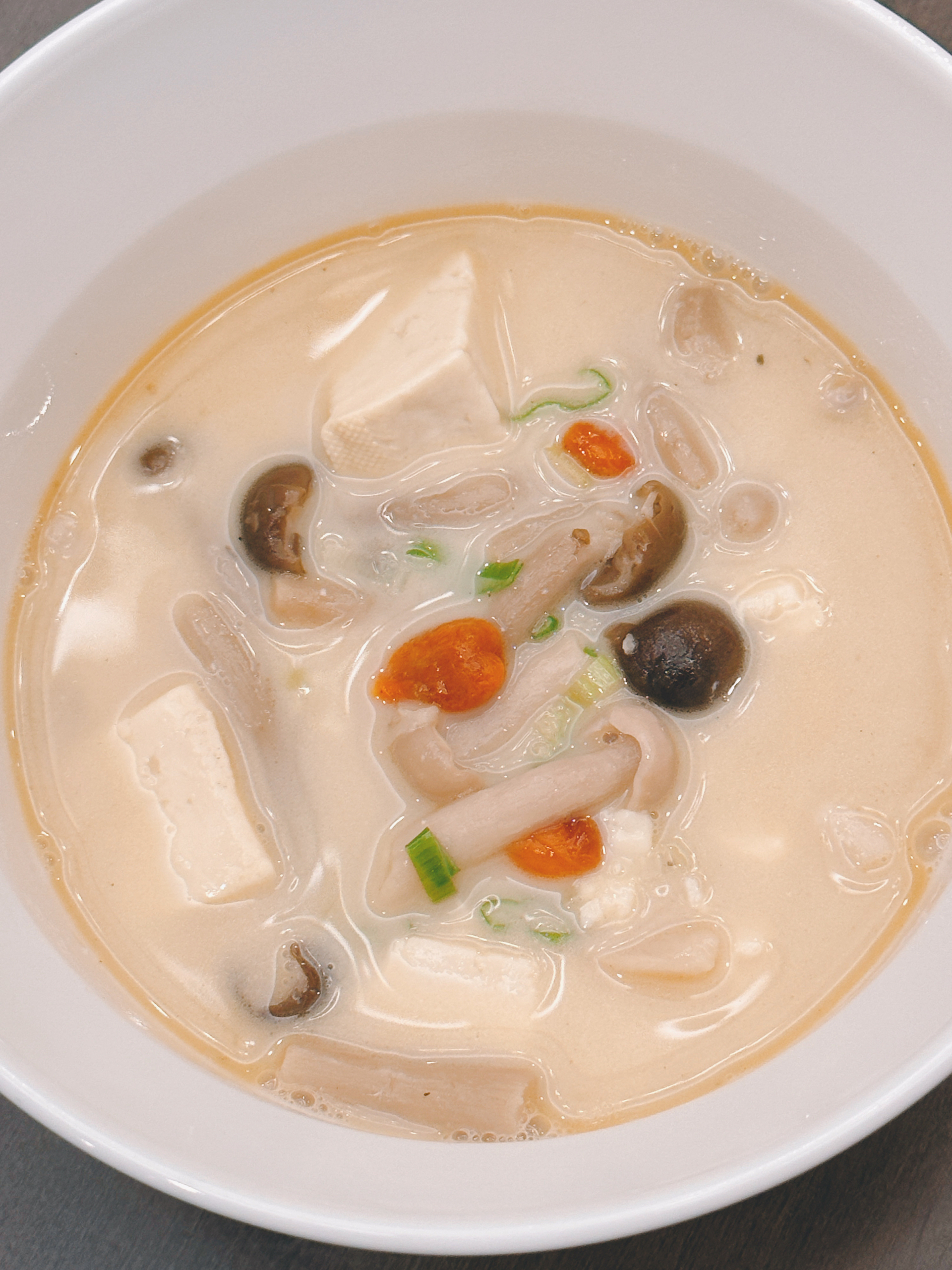 香浓鲫鱼豆腐蘑菇汤 捣碎做法 不仅长高补钙 孕妈妈喝了超级下奶的做法