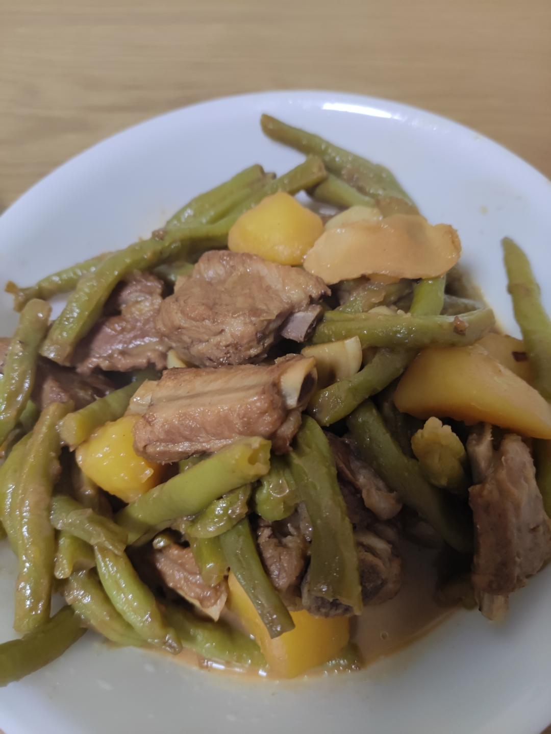 东北四大炖的排骨炖豆角