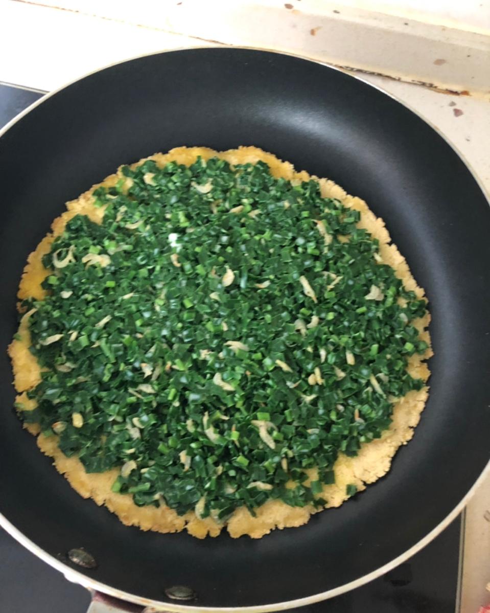 老北京吃食—韭菜虾皮馅烀饼（老爸拿手面食之三）