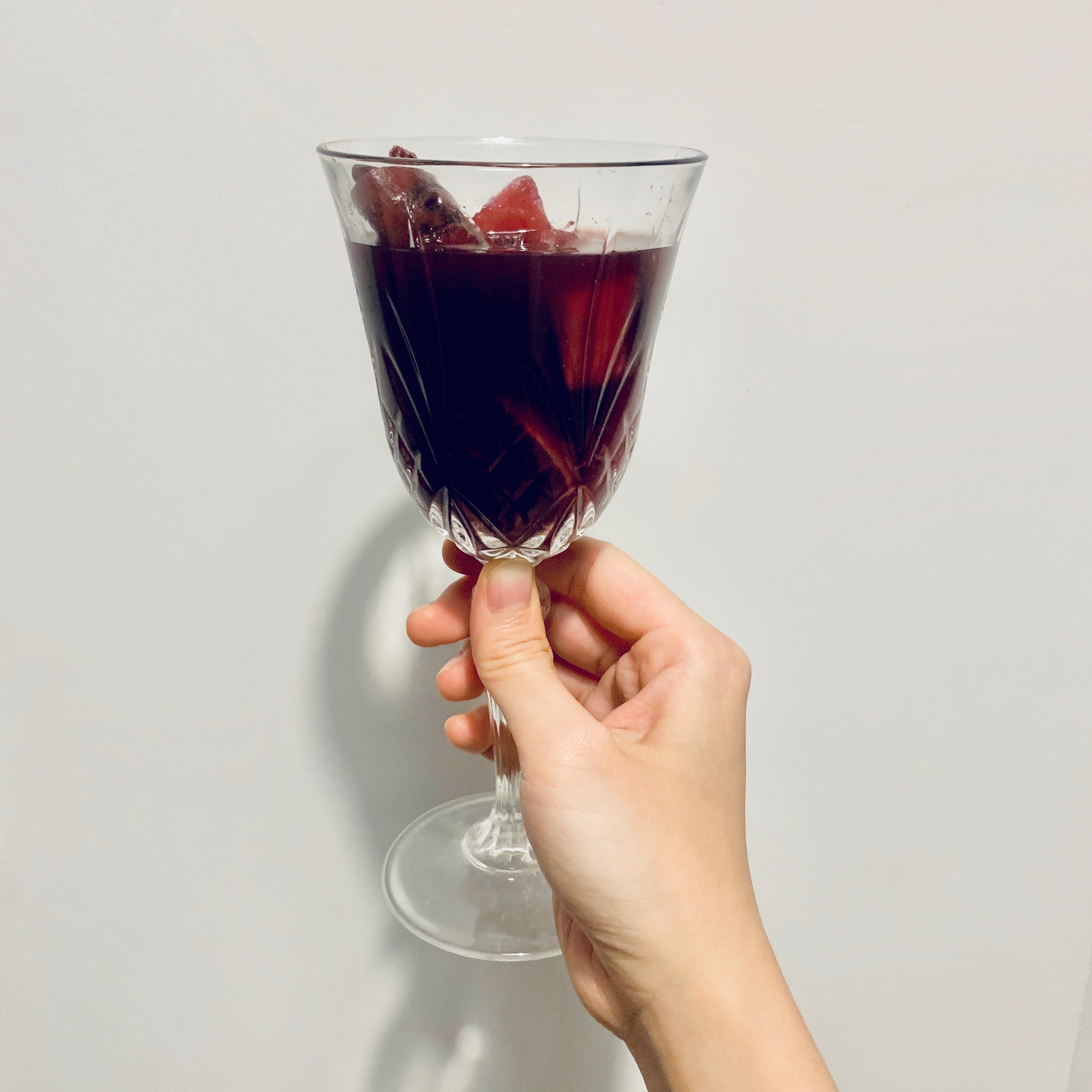 热红酒🍷【Mulled Wine】
【肉桂苹果和红酒】🍎
降温周末的夜晚的做法