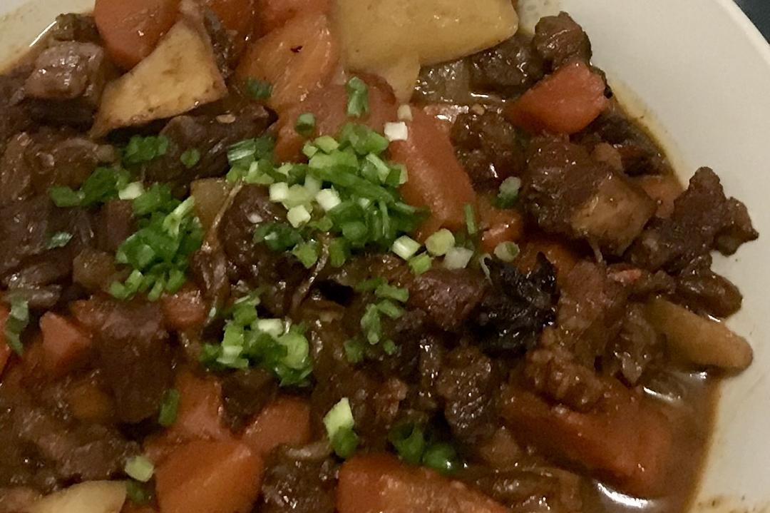 胡萝卜炖牛腩