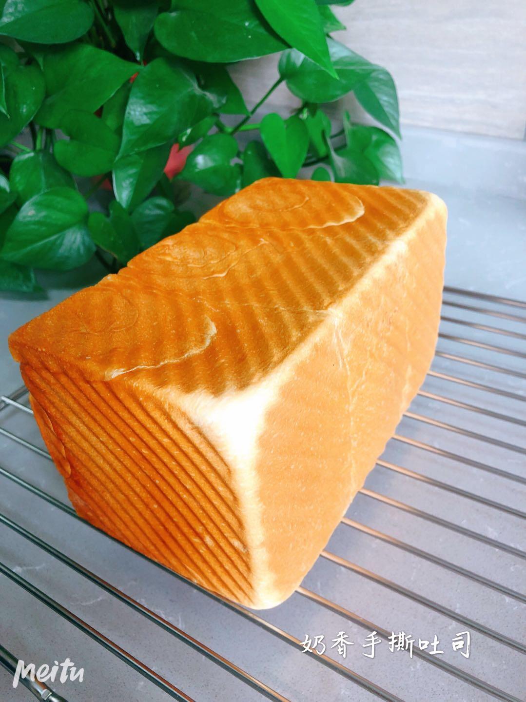 吐司，奶香手撕面包，超级香浓