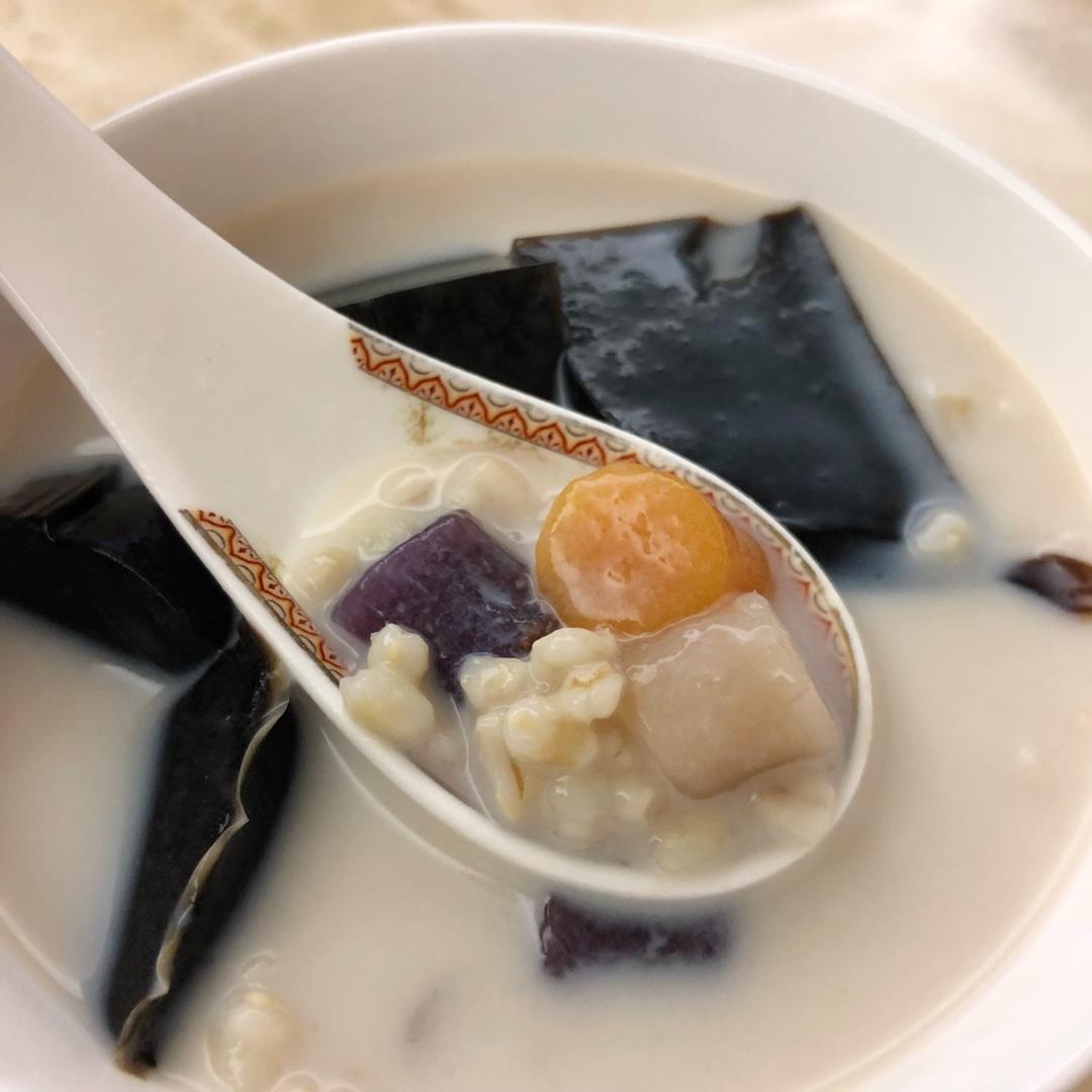 燕麦薏米烧仙草的做法