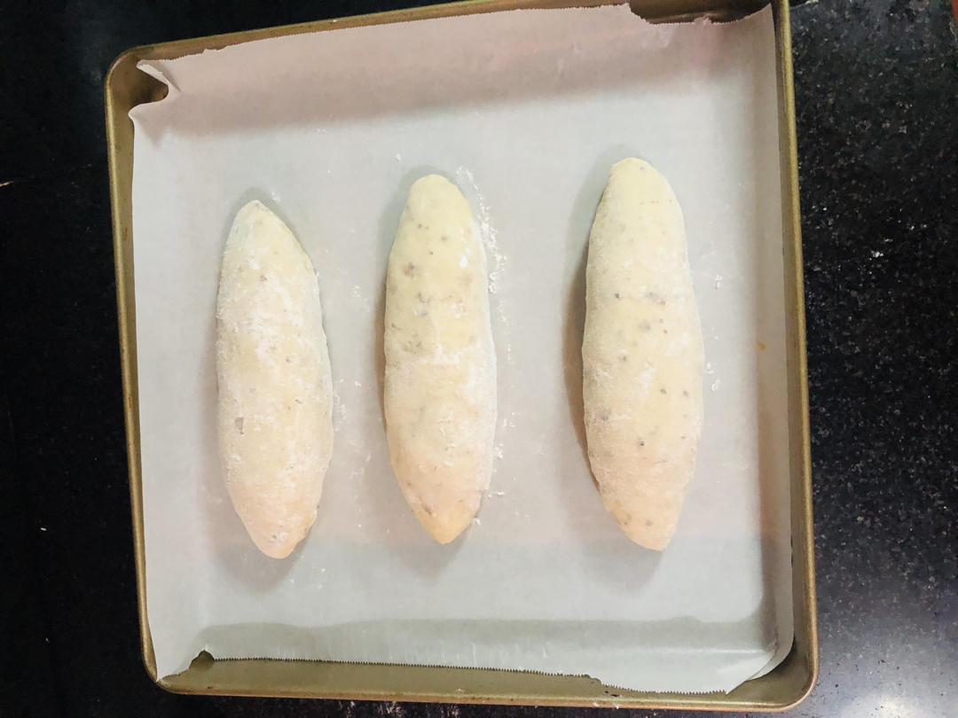 烤肠肉松面包