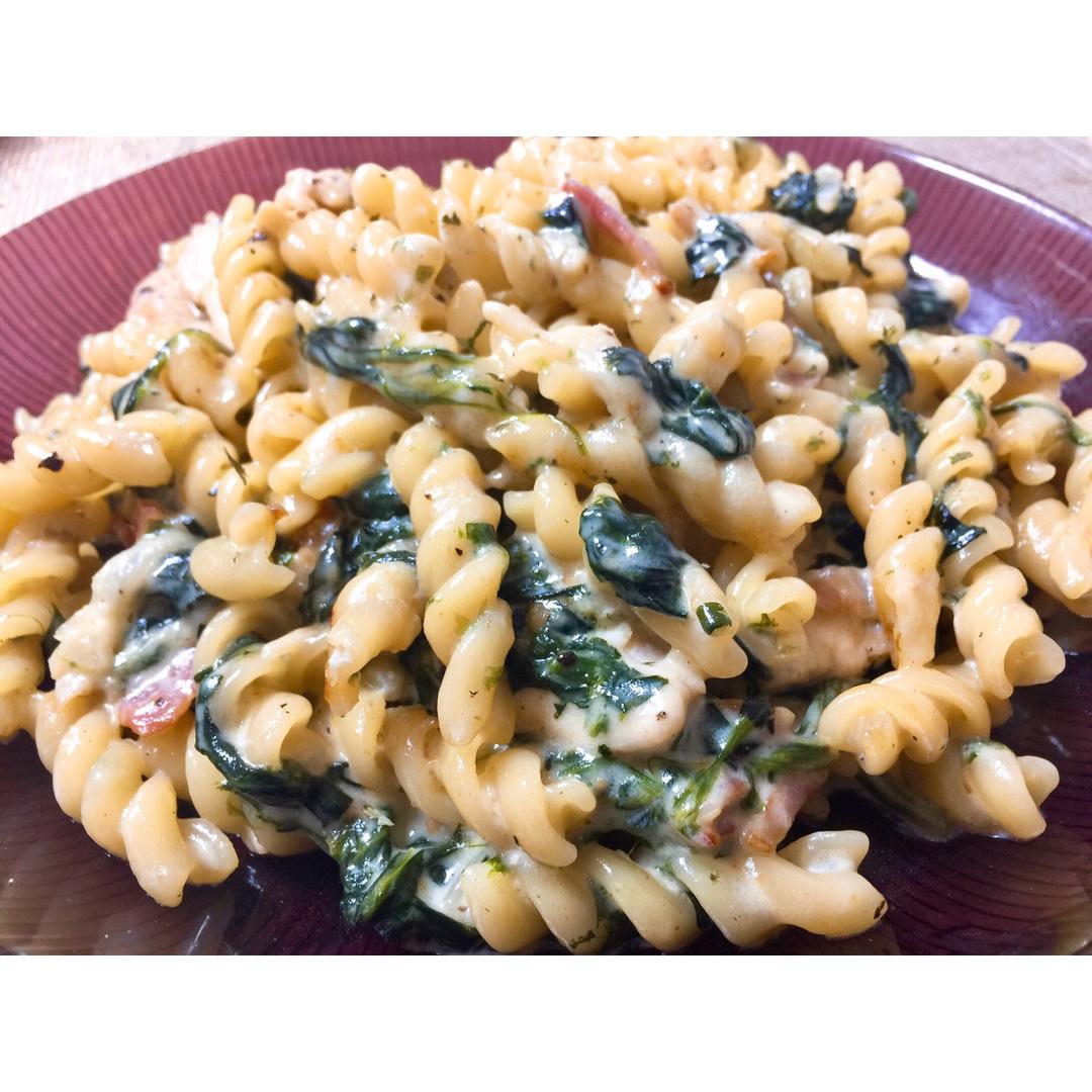 培根鸡肉菠菜意面