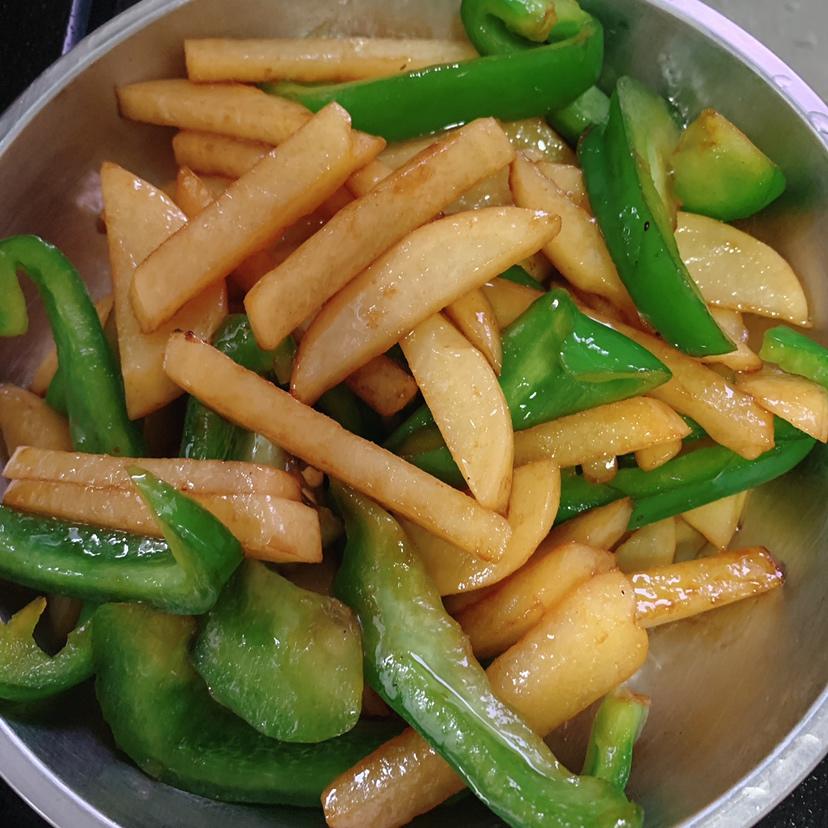 洋葱青椒炒土豆
