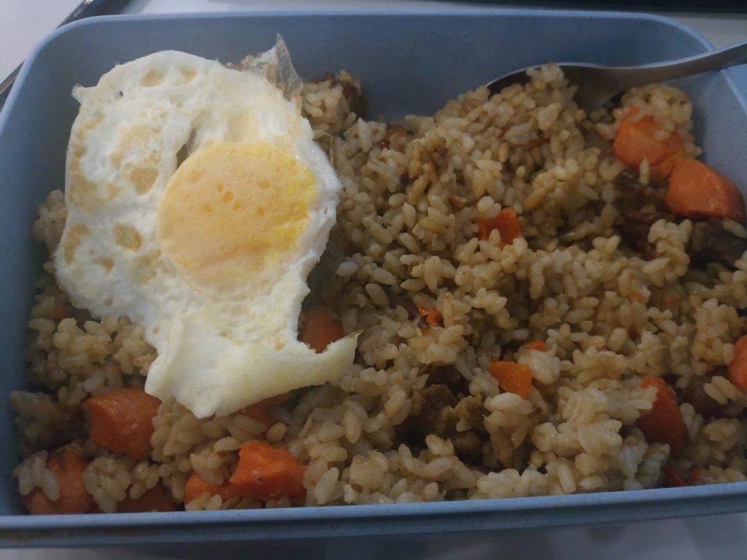 羊肉手抓饭(新疆煲版)