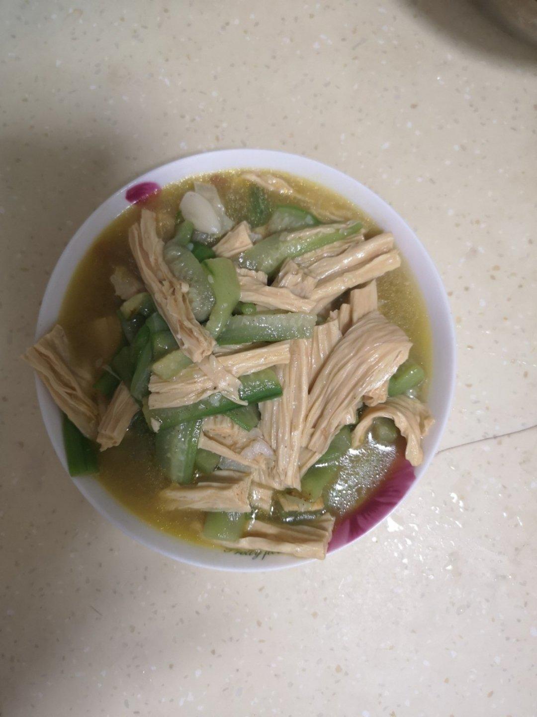 宜夏的丝瓜腐竹