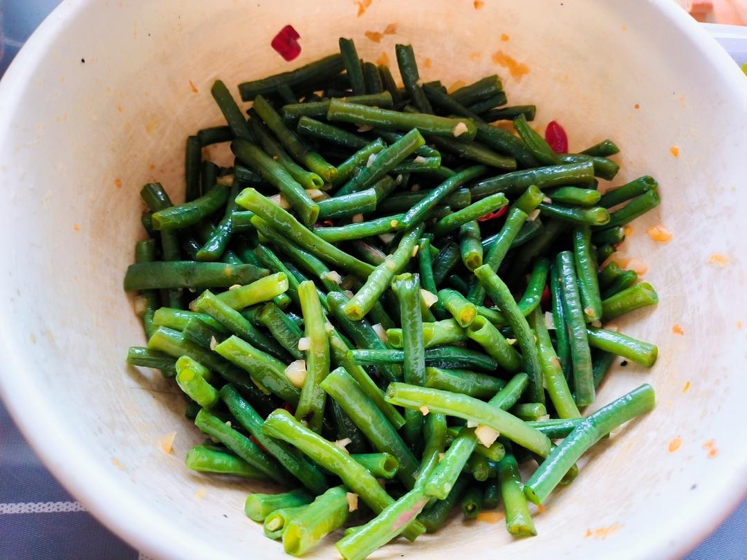 夏日爽口小拌菜～超级好吃的炝豇豆
