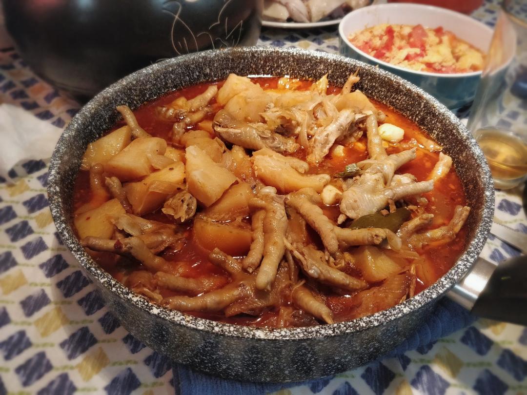 超入味的鸡爪煲，吃过就忘不了