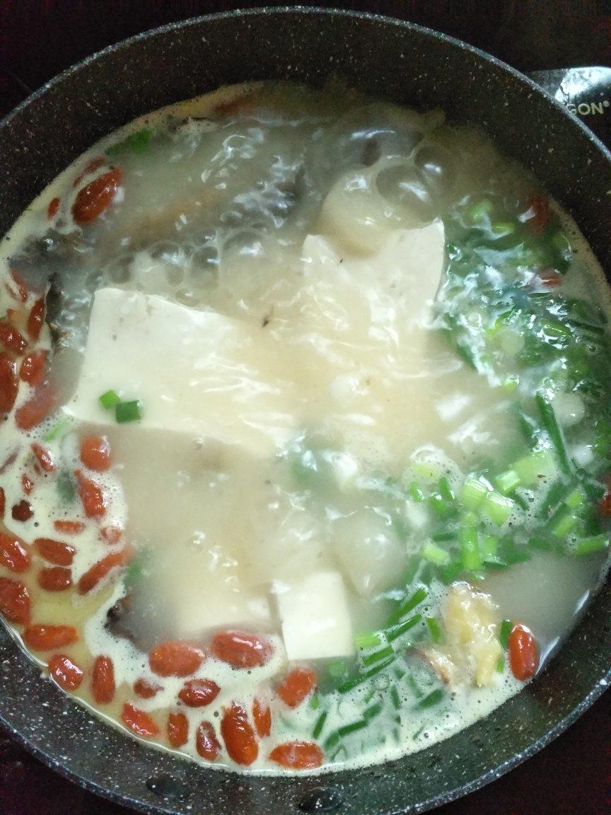 泥鳅炖豆腐（小贴士附杀泥鳅方法）