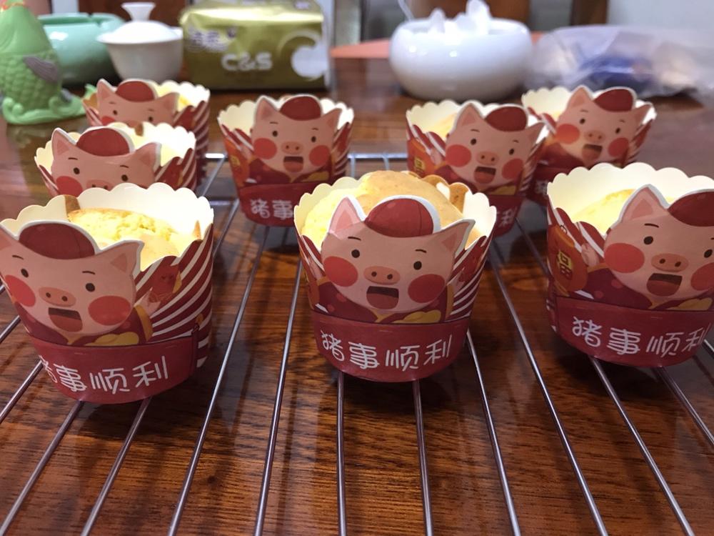 日式橙香海绵纸杯蛋糕