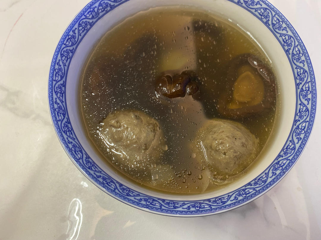 青豆花菇牛丸羹