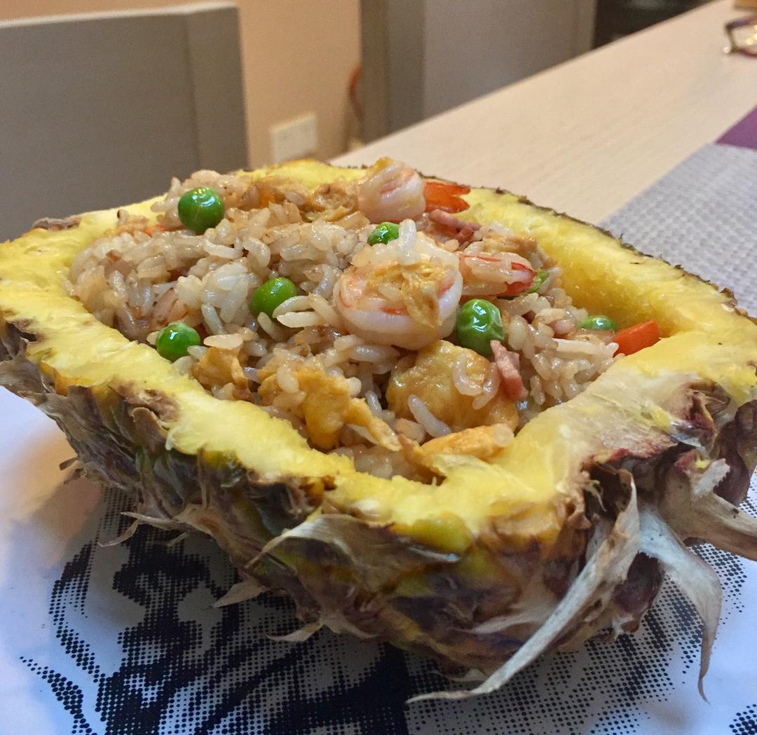 虾仁菠萝炒饭