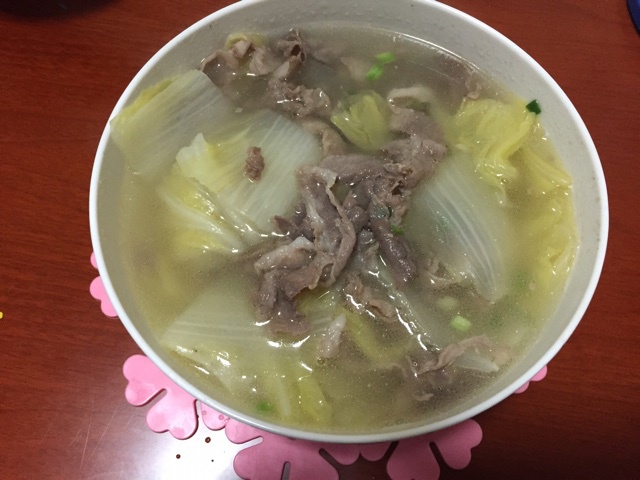 蘑菇白菜瘦肉汤