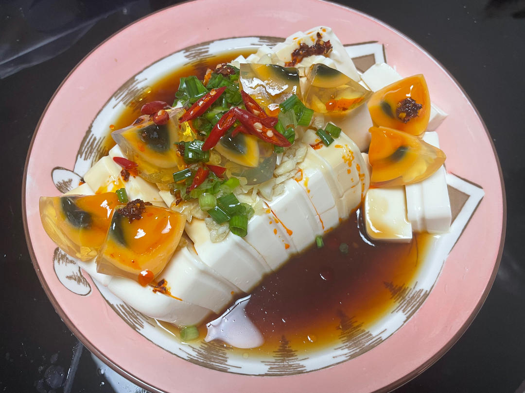 凉拌皮蛋豆腐