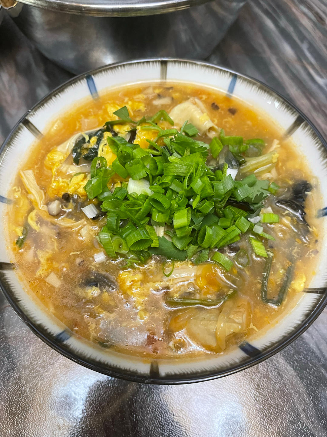 菠菜香菇木耳腐竹豆腐杂汤
