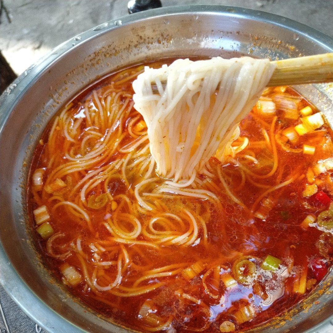 王大厨酸汤面