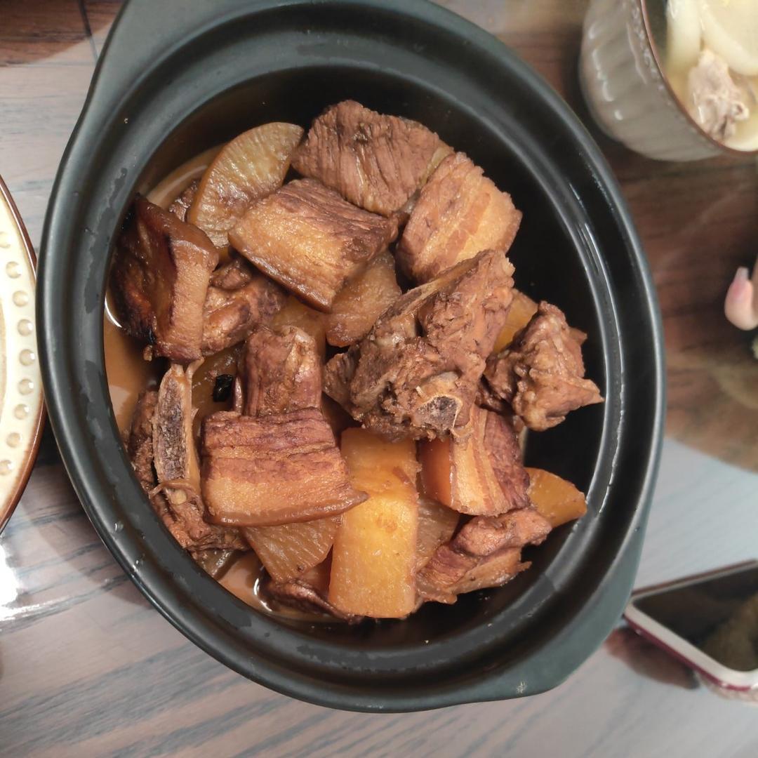 家常萝卜烧肉