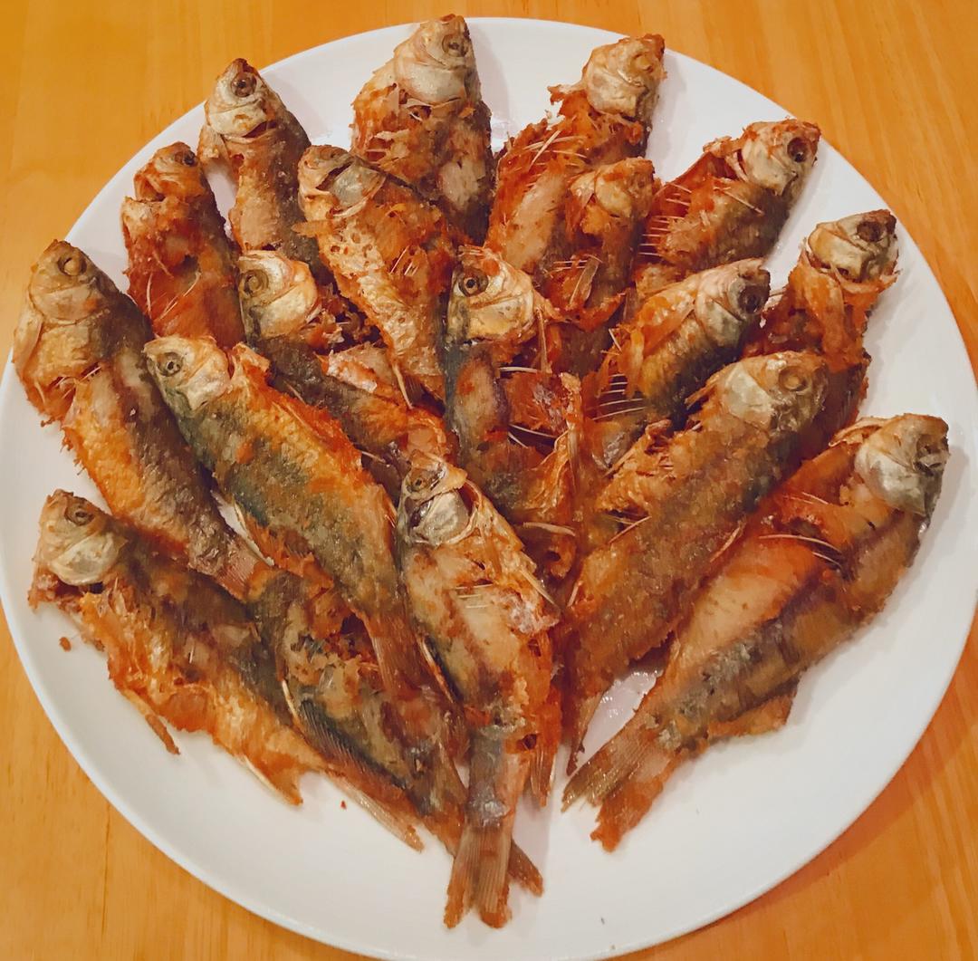 酥炸野生小鲫鱼
