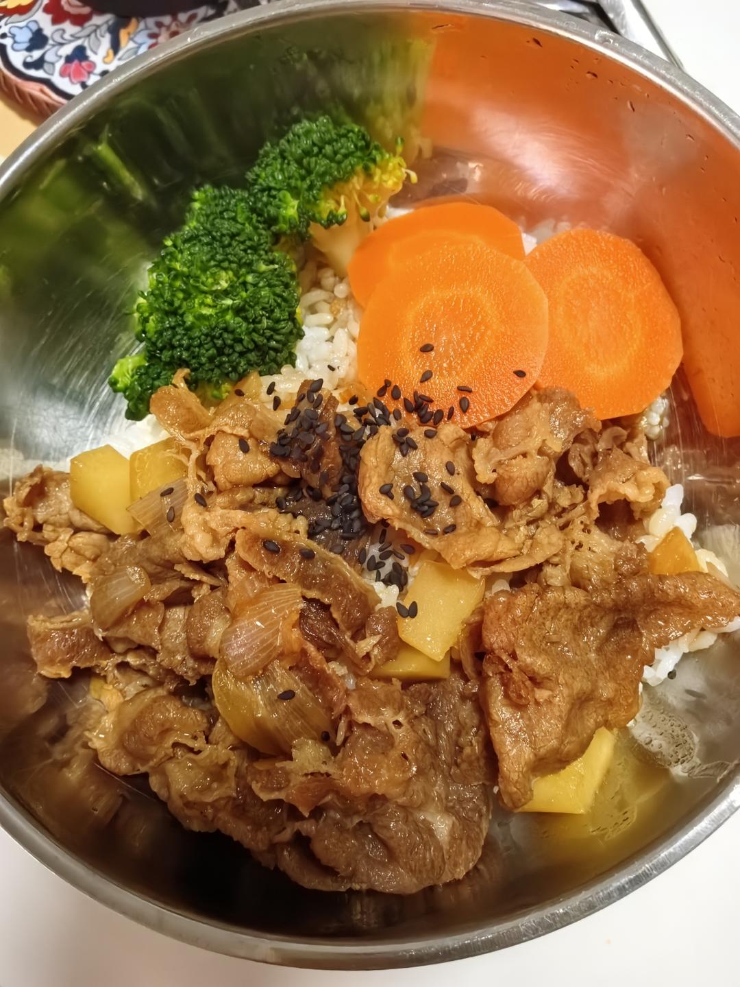 好吃到舔碗底的土豆肥牛拌饭