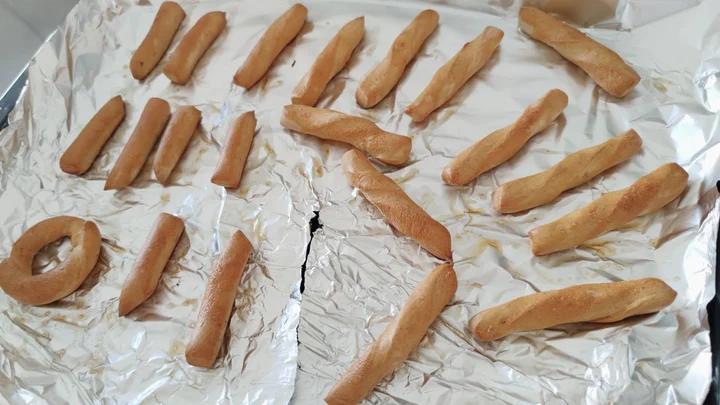 宝宝出牙期磨牙棒婴儿辅食简单无油无糖无盐香蕉饼干