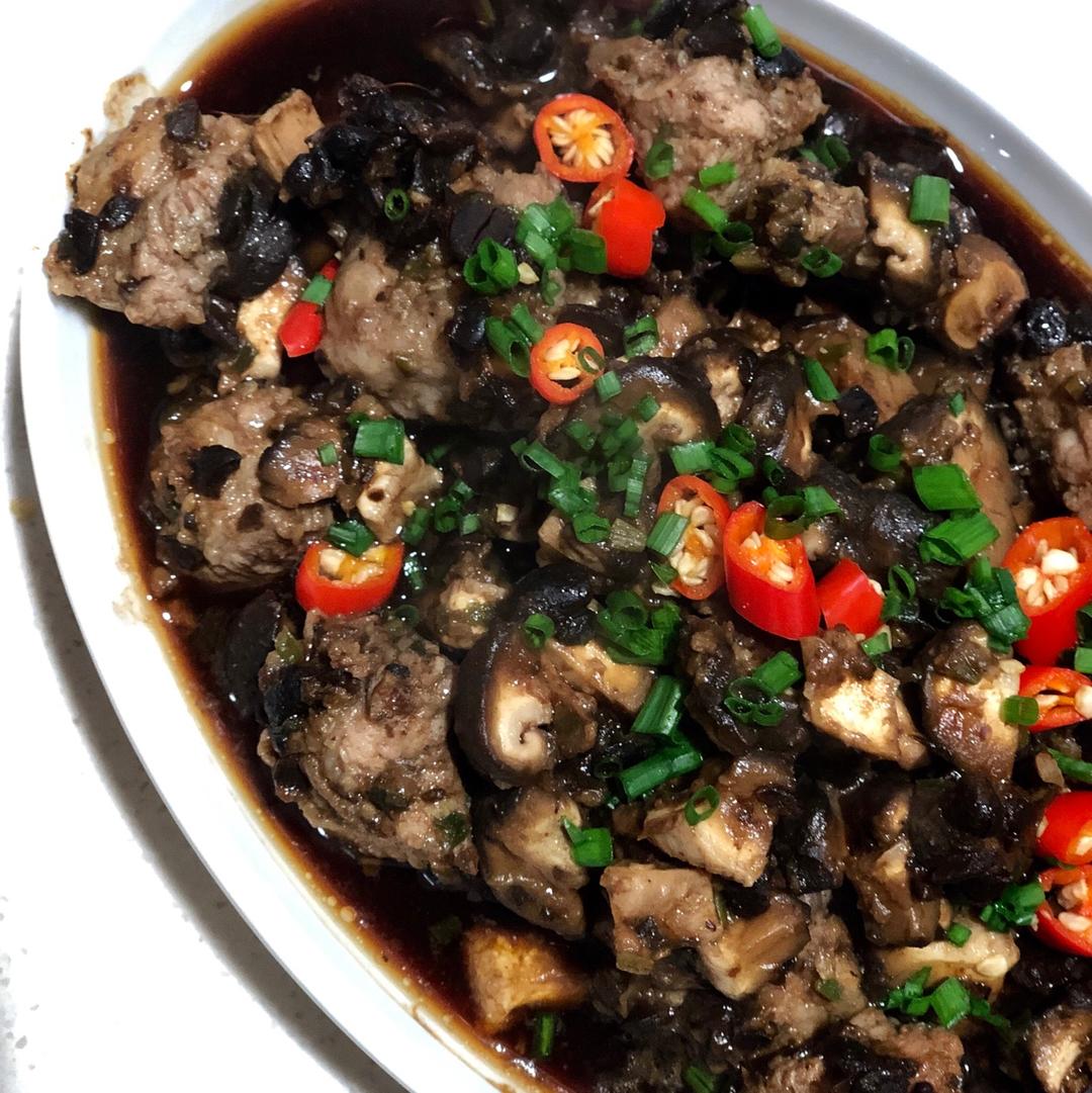厨师长教你：“香菇豆豉蒸排骨”的家常做法，味道很赞