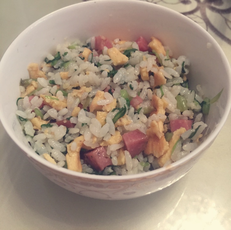 s小鸶鸶s做的苦菜火腿炒饭